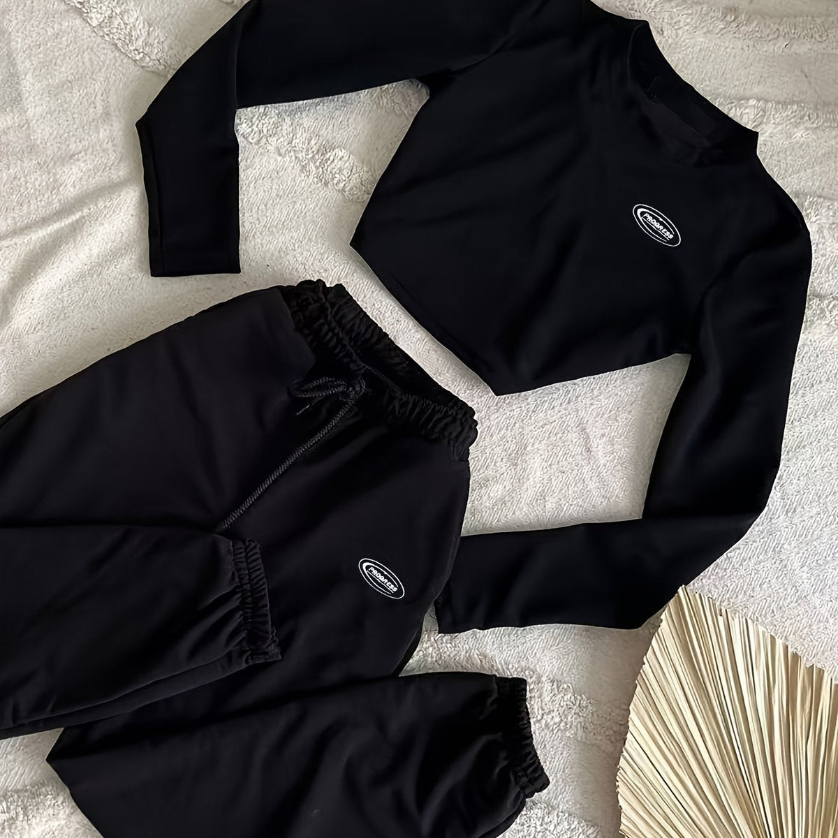 Damen Sportlicher Zweiteiler Cropped Langarmshirt & Jogginghose Schwarz