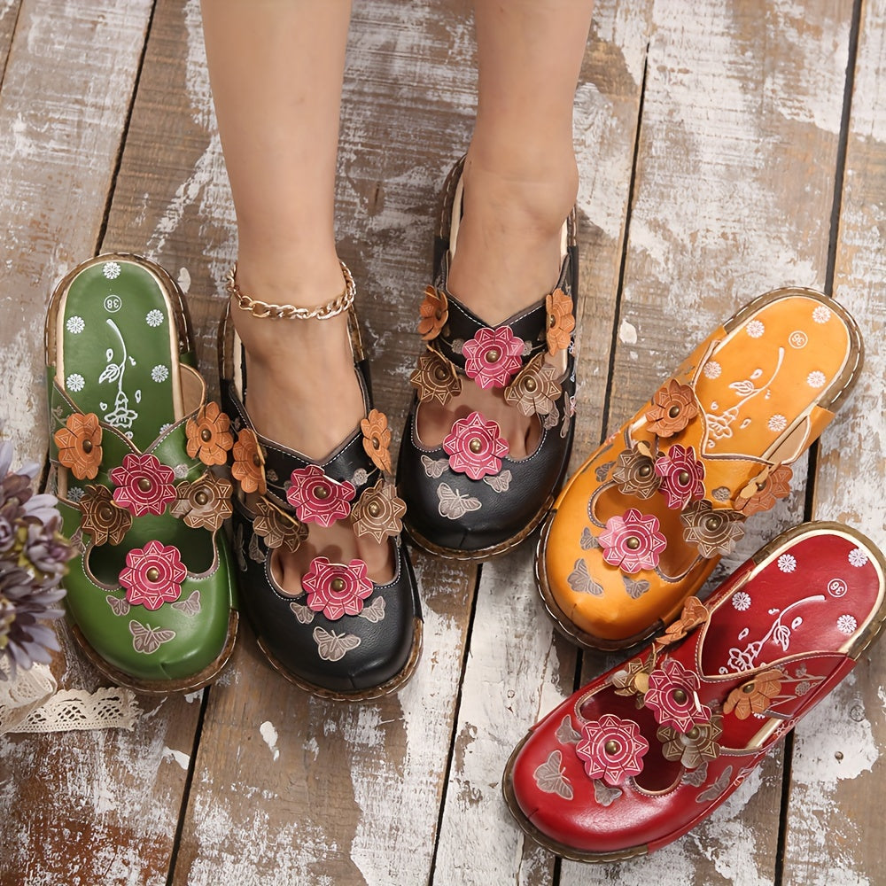 Damen Keilabsatz-Pantoletten mit floralen Applikationen und Schmetterlingsmuster – Boho Style für Alltag und Freizeit