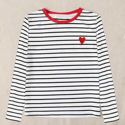 Gestreiftes Langarmshirt mit Rundhalsausschnitt und Herz-Applikation