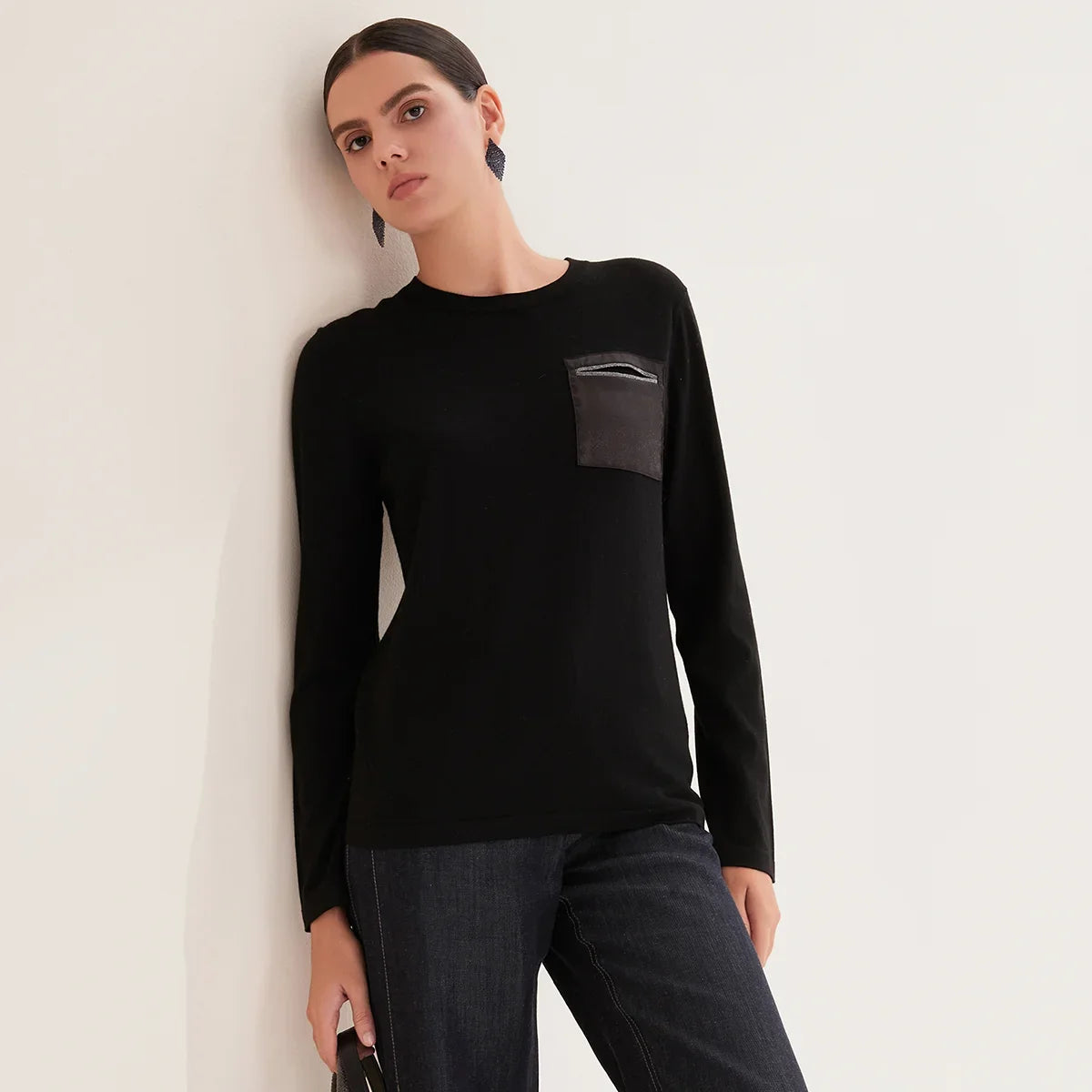 Damen Langarmshirt Rundhals mit Brusttasche Schwarz