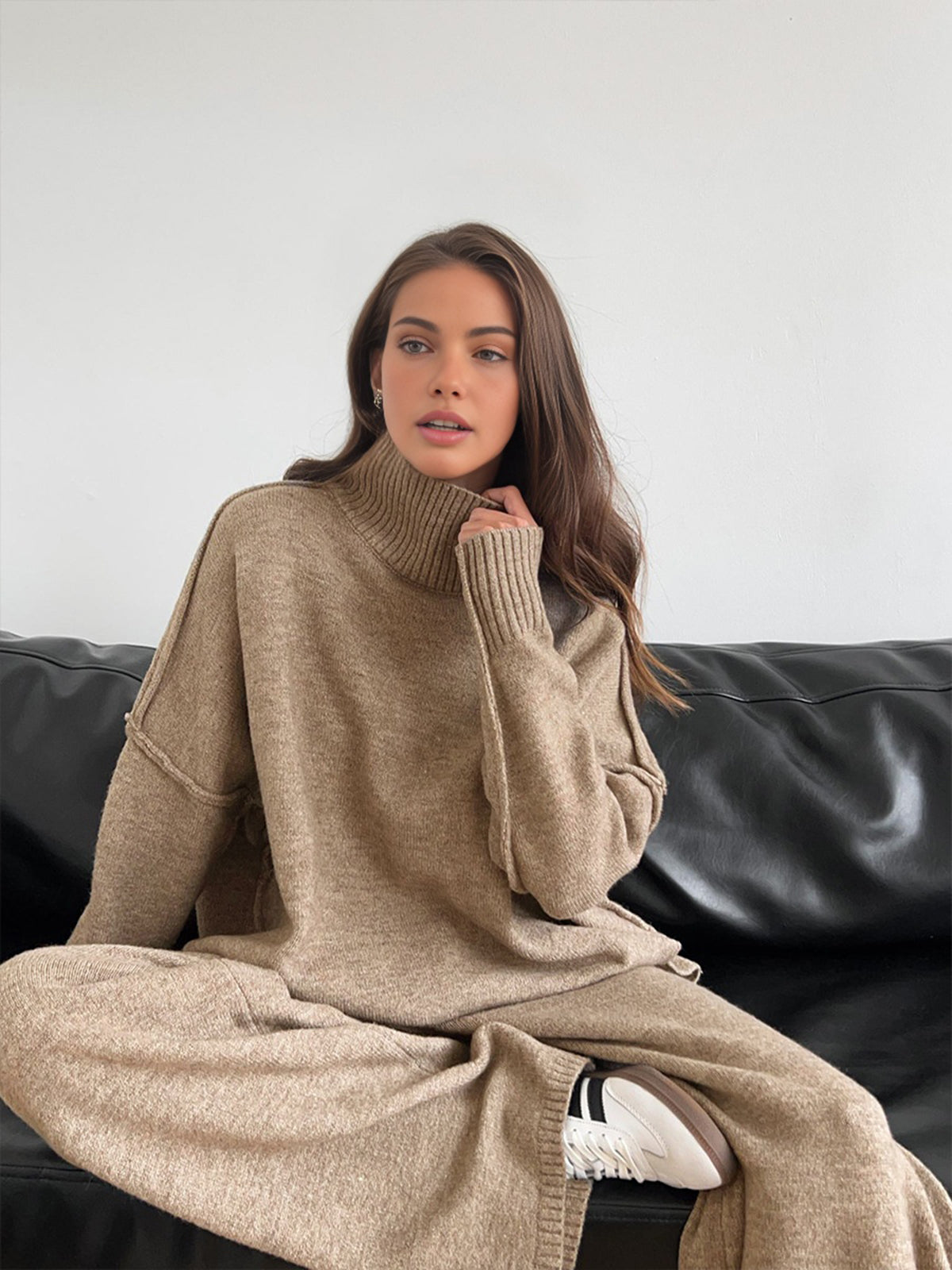 Damen Strick-Set mit Rollkragenpullover und weiter Hose