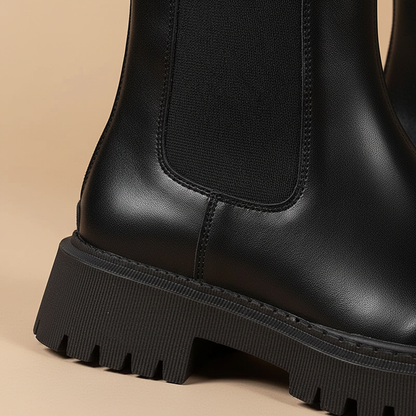 Damen Chelsea Boots Schwarz Beige mit derber Profilsohle und seitlichen Elastikeinsätzen