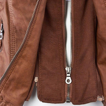 Damen Übergangsjacke mit Kapuze und Reißverschluss im modernen Biker-Stil