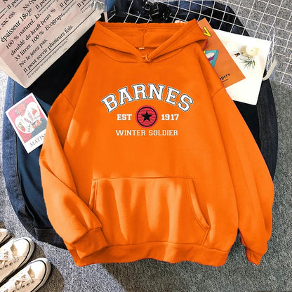 Hoodie mit Kapuze, Kängurutasche und "Barnes Winter Soldier"-Aufdruck