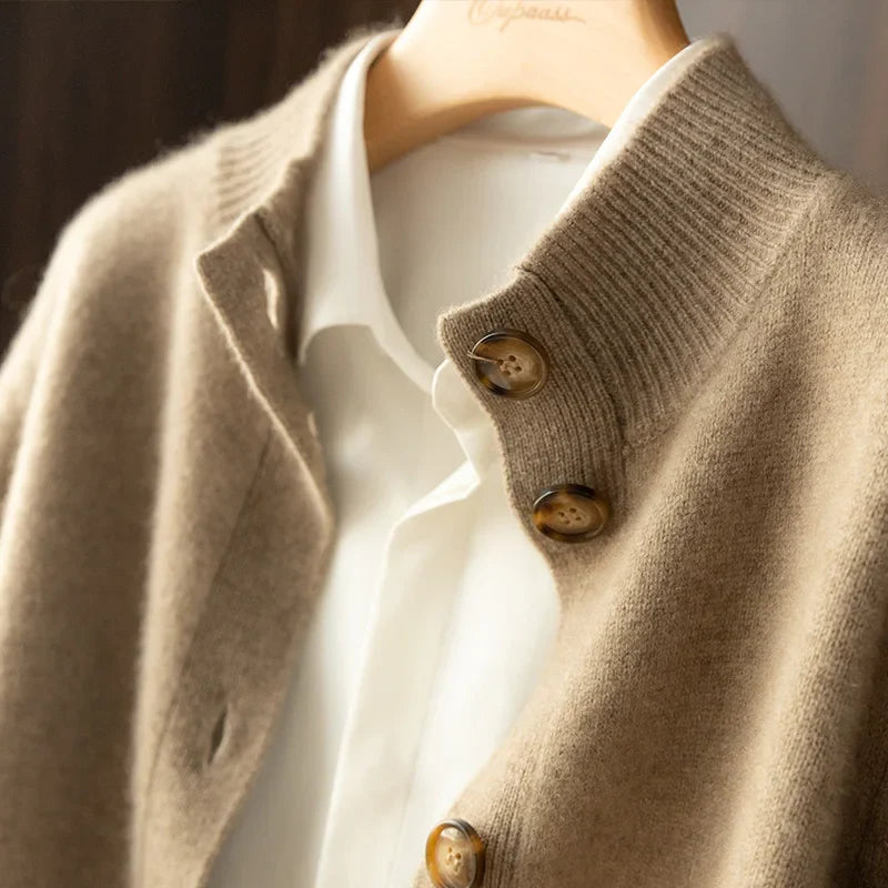 Damen Strickjacke im klassischen Stil für Business und Freizeit