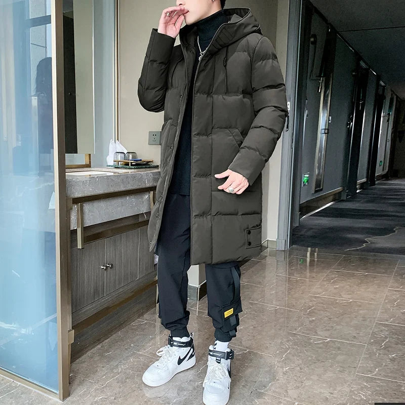 Herren Langer Steppmantel mit Kapuze – Warm Gefütterter Winterparka mit Taschen