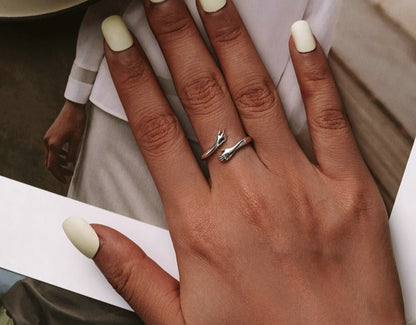 Damen Umarmungsring – Symbolischer Freundschaftsring im modernen Stil, ideales Geschenk für Frauen