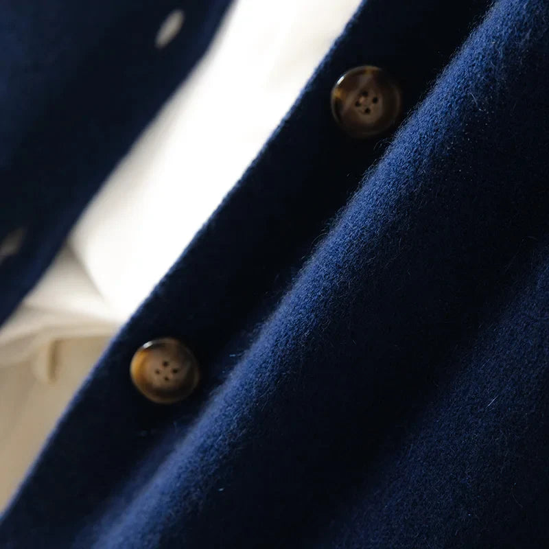 Damen Strickjacke im klassischen Stil für Business und Freizeit