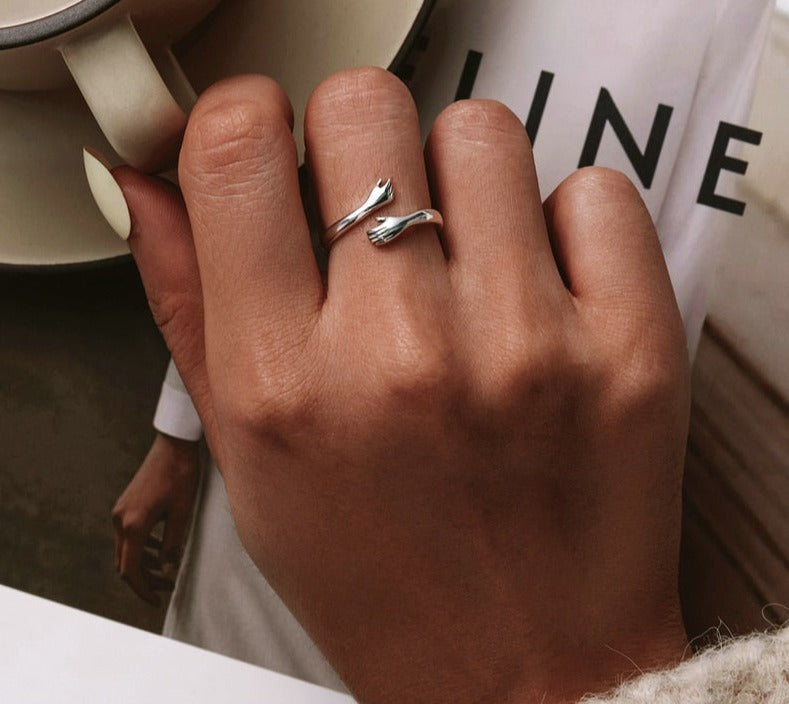 Damen Umarmungsring – Symbolischer Freundschaftsring im modernen Stil, ideales Geschenk für Frauen