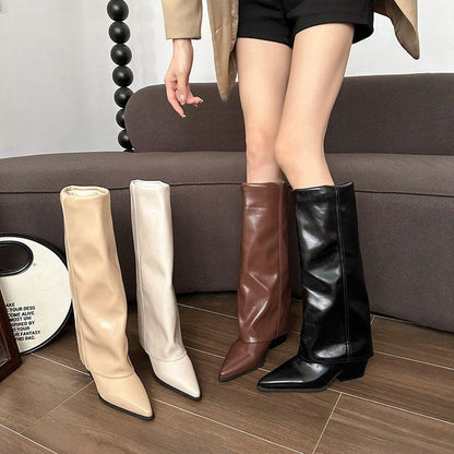 Damen Stiefel in Falten-Optik mit spitzer Zehenpartie und Blockabsatz