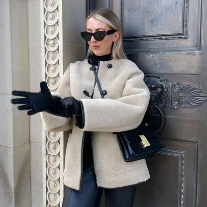 Damen Kurzjacke mit Fell-Optik, beigefarben, Rundhalsausschnitt, Knebelknöpfe