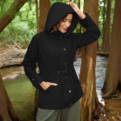 Damen Regenjacke mit Kapuze und Tunnelzug in Elfenbein, Schwarz, Lavendel oder Olivgrün