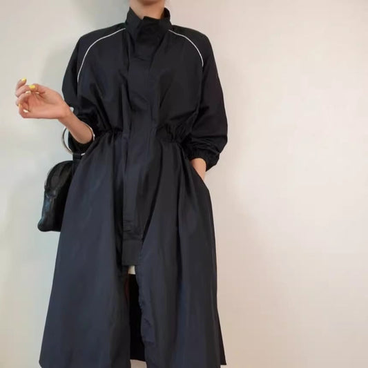 Langer Regenmantel Windjacke mit Stehkragen & Kordelzug schwarz