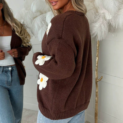 Damen Strickjacke mit offenen Blütenapplikationen