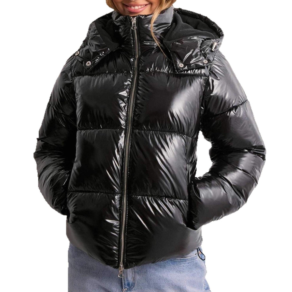 Glänzende Steppjacke für Damen mit Kapuze – Kurze Pufferjacke in Weinrot, Olivgrün & Schwarz