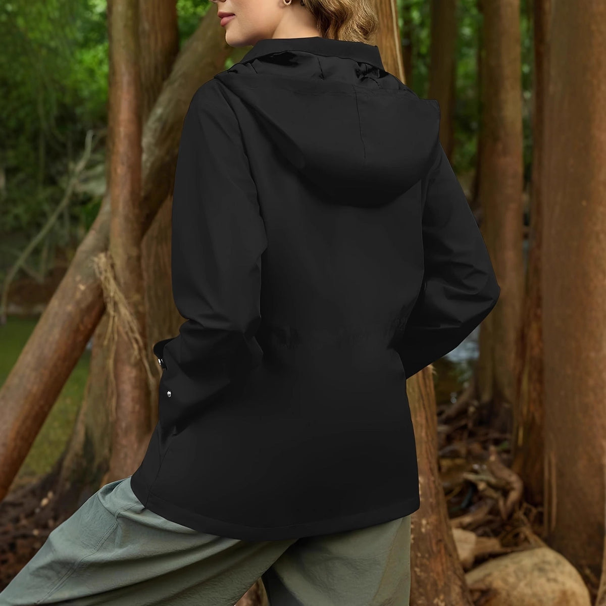 Damen Regenjacke mit Kapuze und Tunnelzug in Elfenbein, Schwarz, Lavendel oder Olivgrün