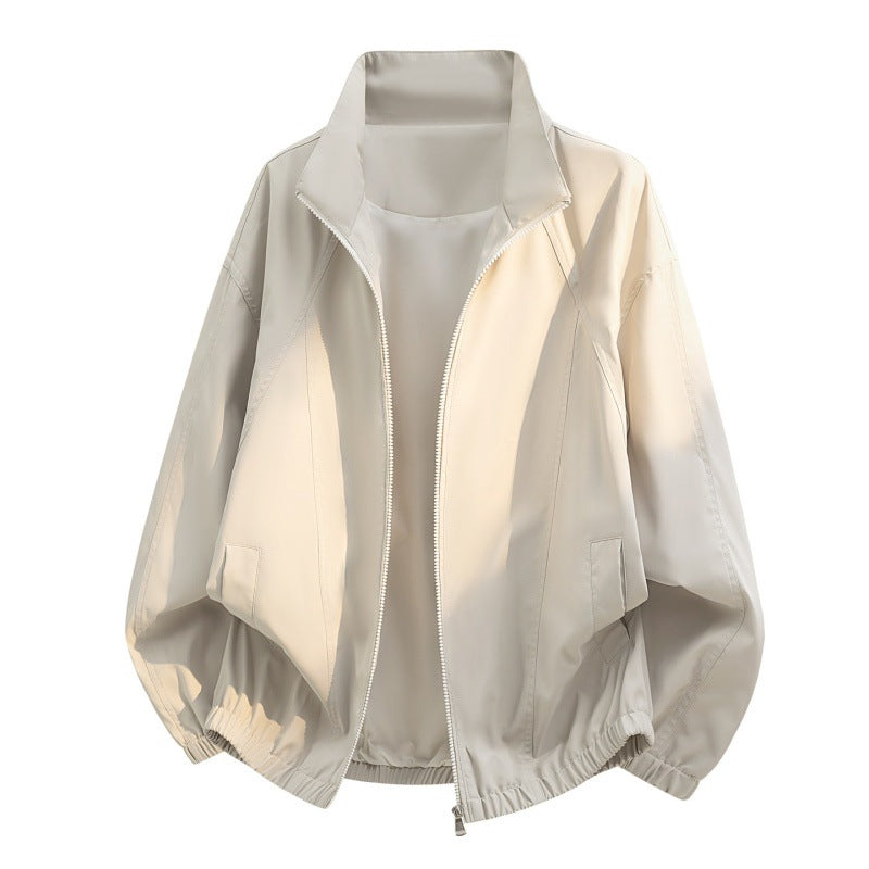 Übergangsjacke mit Stehkragen, Reißverschluss und weißen Kontrastnähten