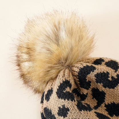 Strickmütze mit Leopardenmuster und Bommel für Damen