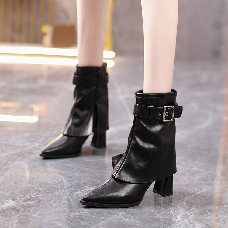 Damen Stiefelette mit Blockabsatz und Schnallendetail, spitzer Zehenbereich, Reißverschluss