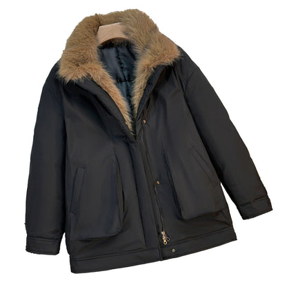 Kurze Winterjacke mit Kunstpelzkragen und Futter
