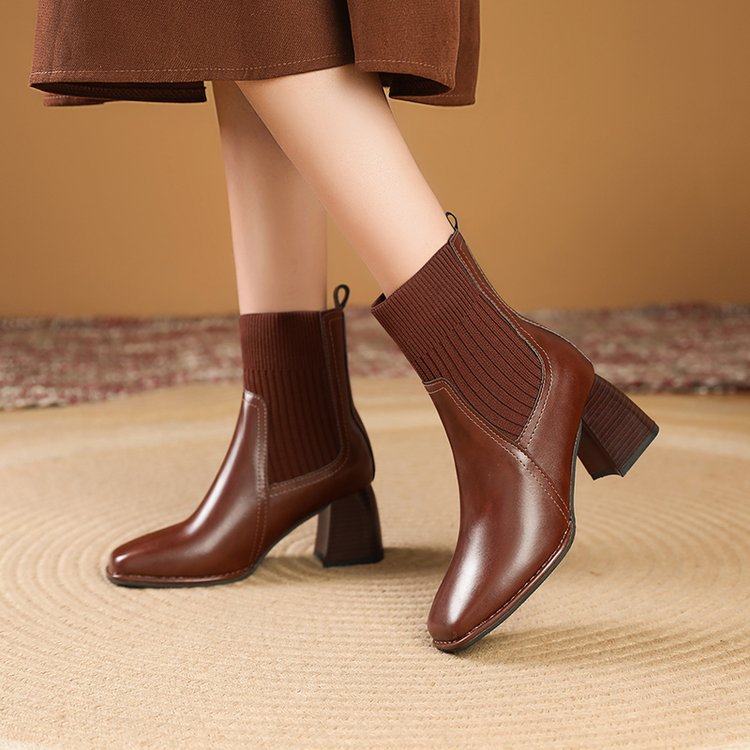 Damen Stiefelette mit Blockabsatz und Strickeinsatz in Braun