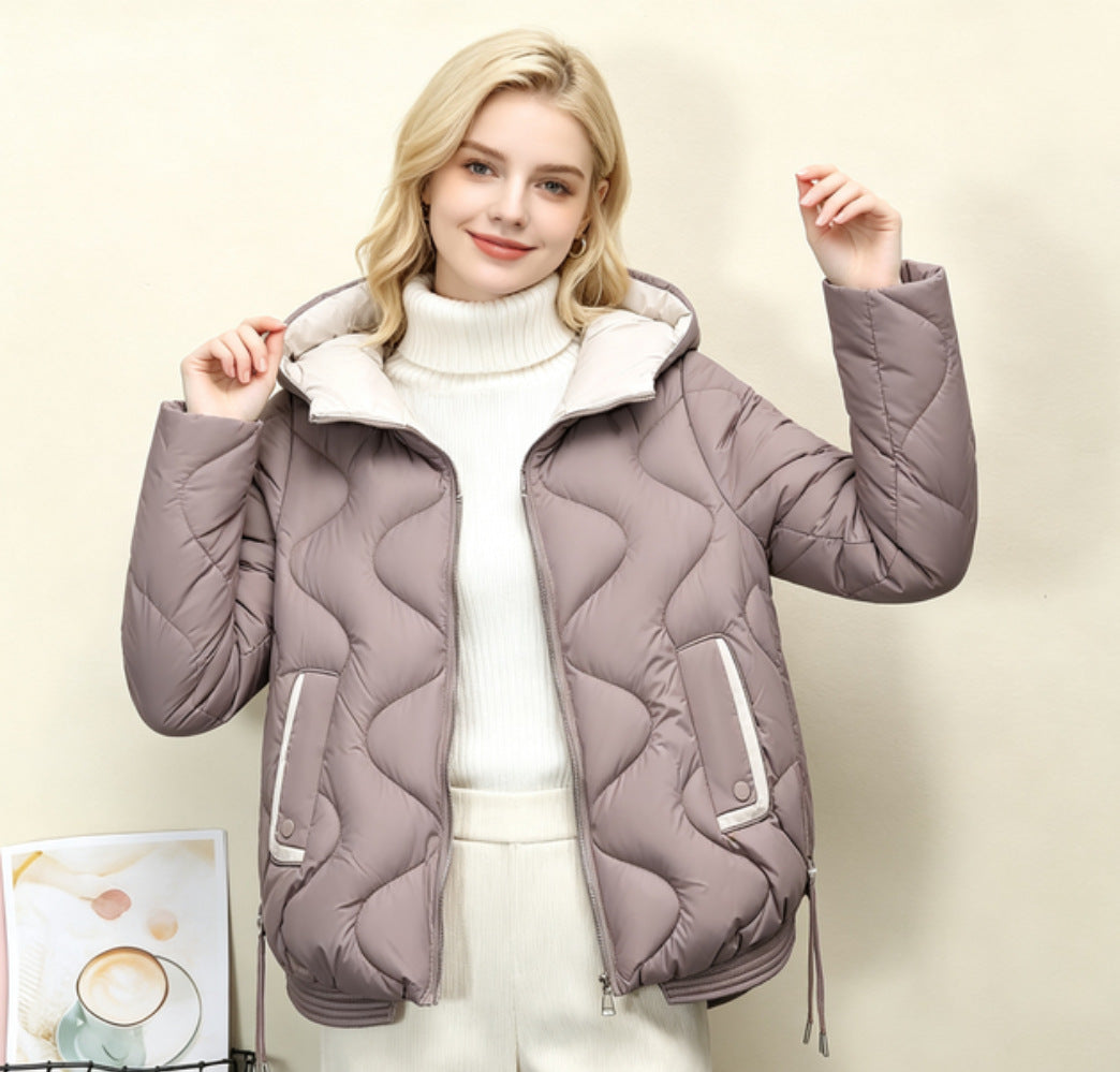 Damen Steppjacke mit Kapuze, kurzer Schnitt, Wellenmuster, Reißverschluss