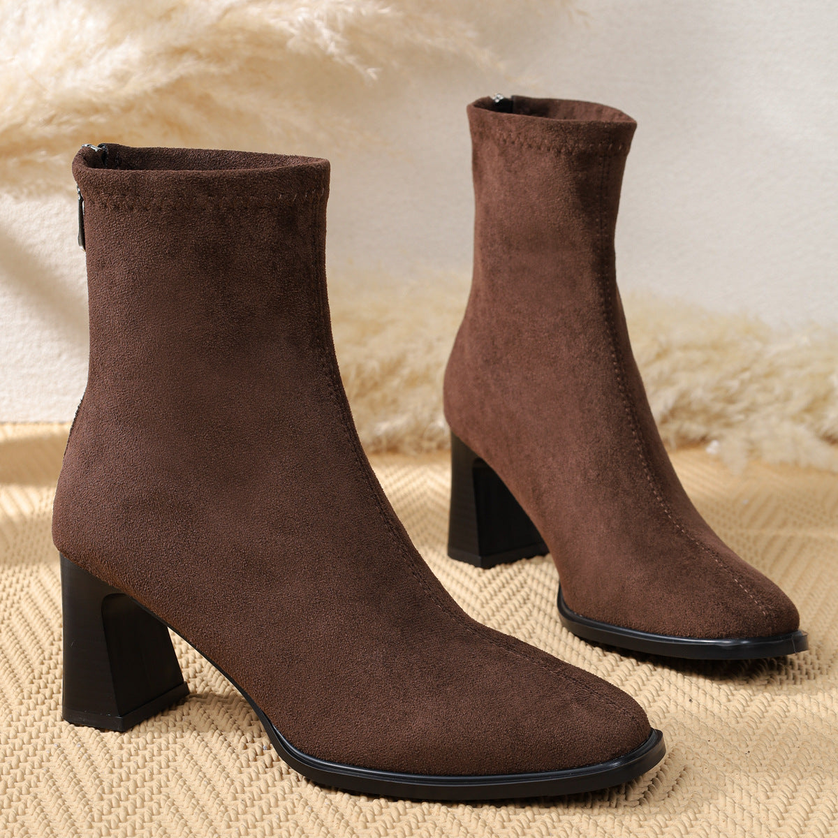 Damen Stiefelette mit Blockabsatz, Reißverschluss und eckiger Spitze