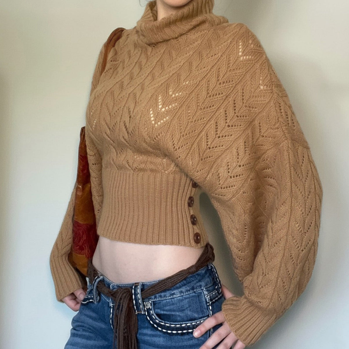 Damen Rollkragen Pullover in Khaki mit Lochmuster und Ballonärmeln