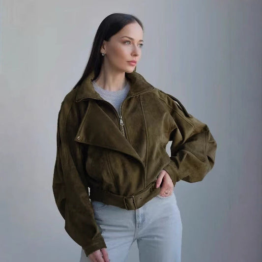 Damen Bikerjacke im Wildleder-Look, Olivgrün, kurz geschnitten, mit Reißverschluss und Gürtel
