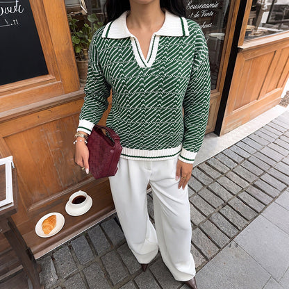 Grüner Damen Pullover mit V-Ausschnitt, weißem Kragen und Rautenmuster