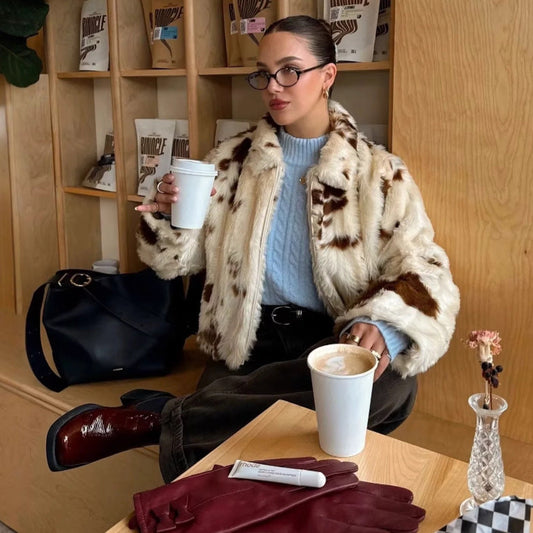 Kurze Damen Plüschjacke mit Tiermuster Reißverschluss Beige Braun