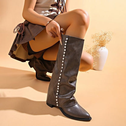 Damen Stiefel in Knöchelhöhe mit Perlenbesatz, lockerer Schaft, Schwarz oder Braun