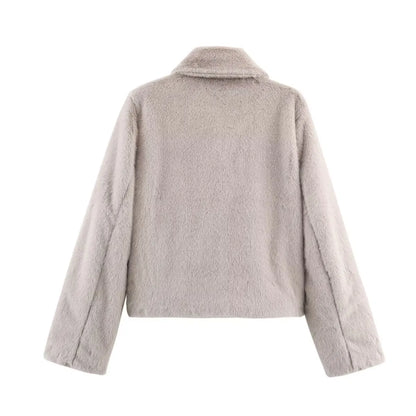 Kurze Damen Plüschjacke mit Kragen – Warm & Weich