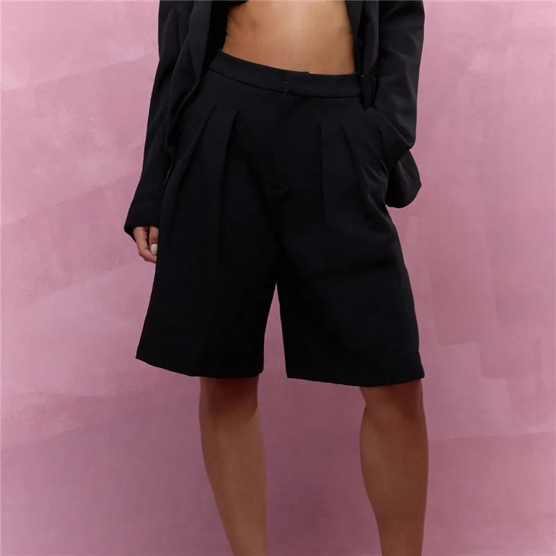 Damen Bermuda Shorts mit Bundfalten und weitem Bein