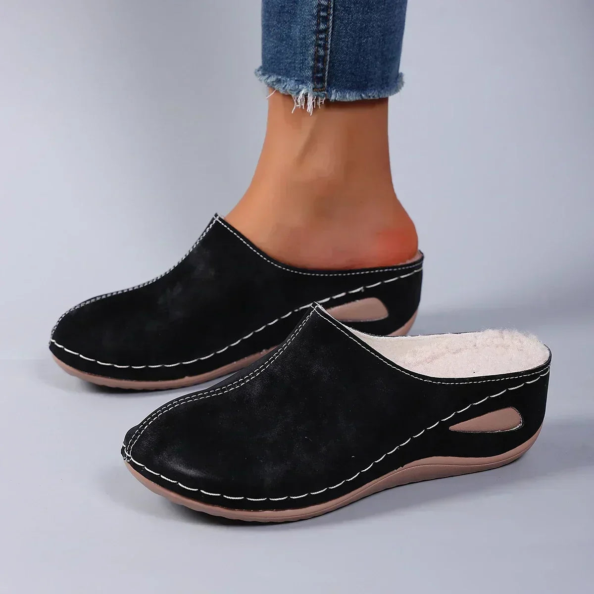 Unisex Hausschuhe Slipper mit warmem Futter, gestepptem Rand und Seitenöffnung
