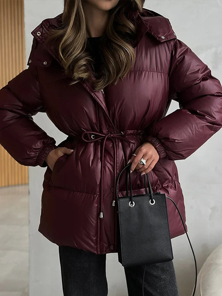 Damen Steppjacke mit Kapuze & Kordelzug Taille – Verschiedene Farben