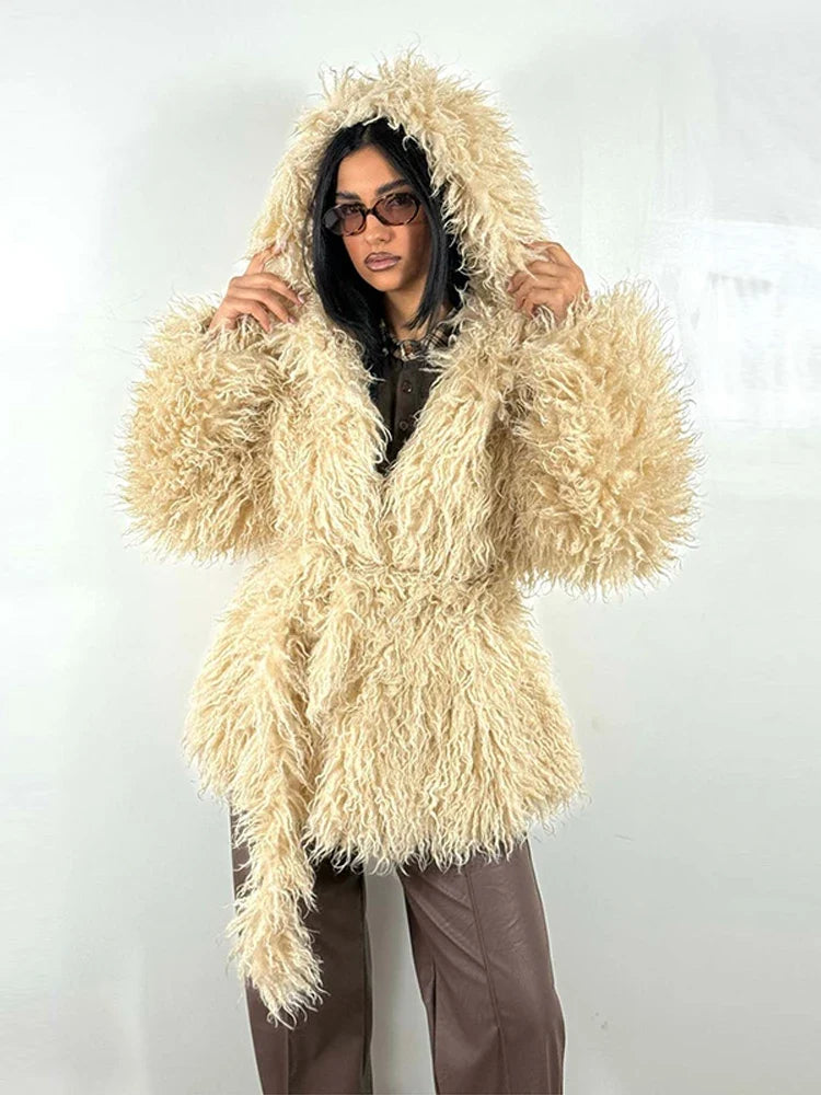 Damen Shaggy Kunstfell Jacke mit Kapuze und Bindegürtel, Langärmelig, Kurz geschnitten