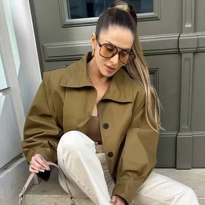 Kurze Damen Übergangsjacke mit Knopfleiste & weitem Kragen Khaki