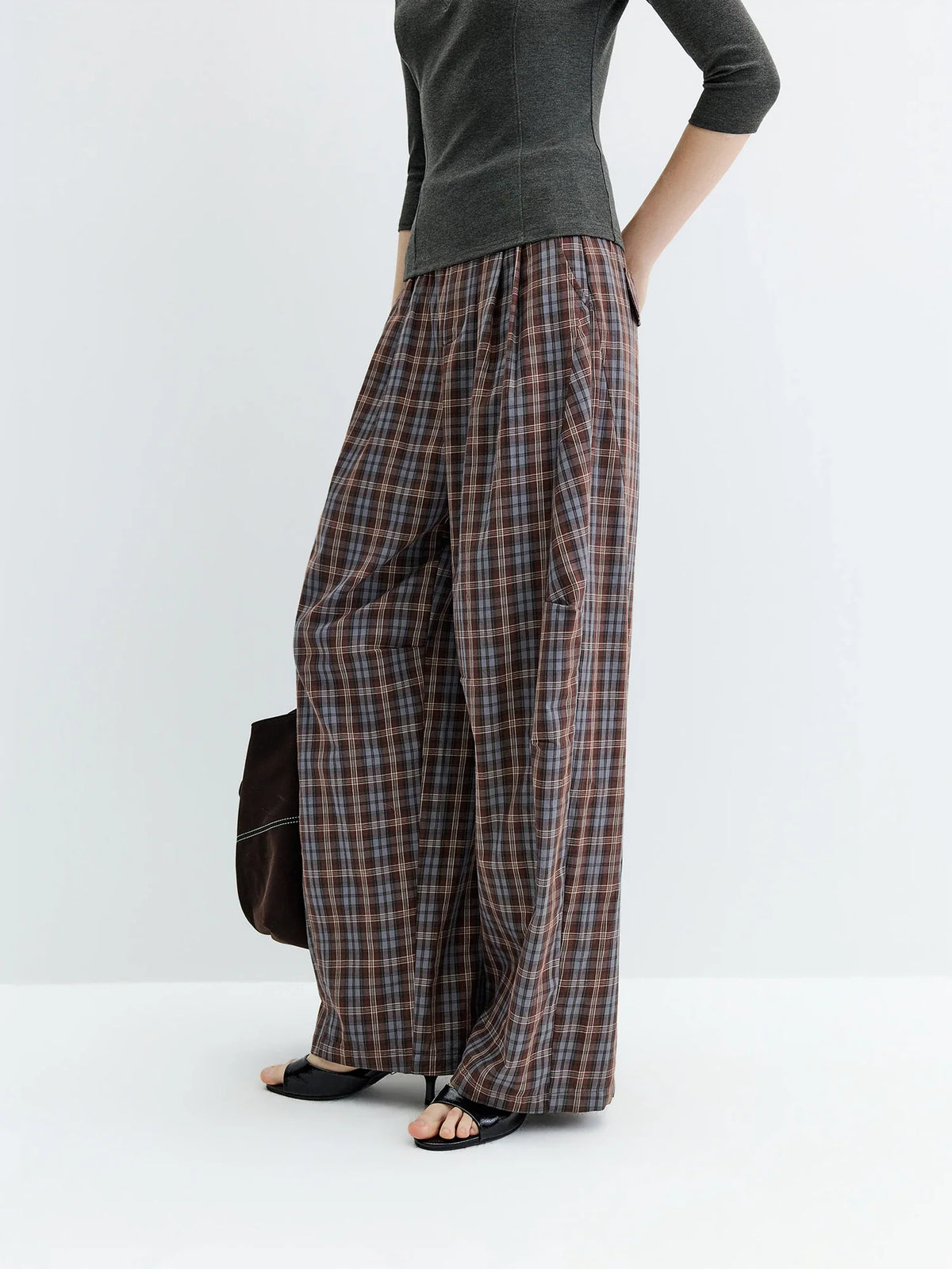 Weite Damen Hose mit hohem Bund und Karomuster