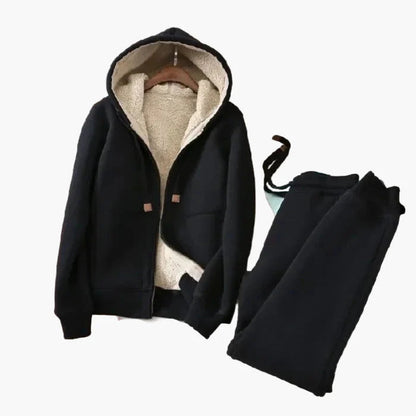 Gemütlicher Damen-Hausanzug mit Kapuzenjacke und passender Freizeithose