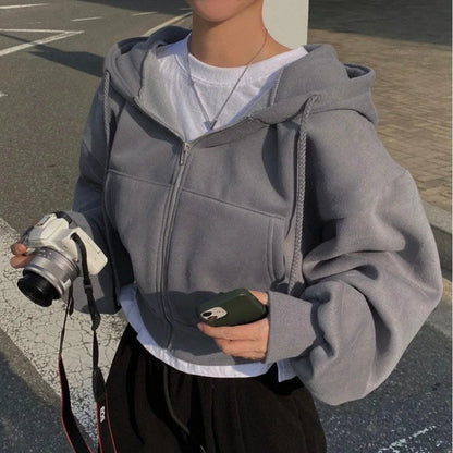 Kurzer Damen Kapuzenpullover mit Reißverschluss und Bauchtaschen