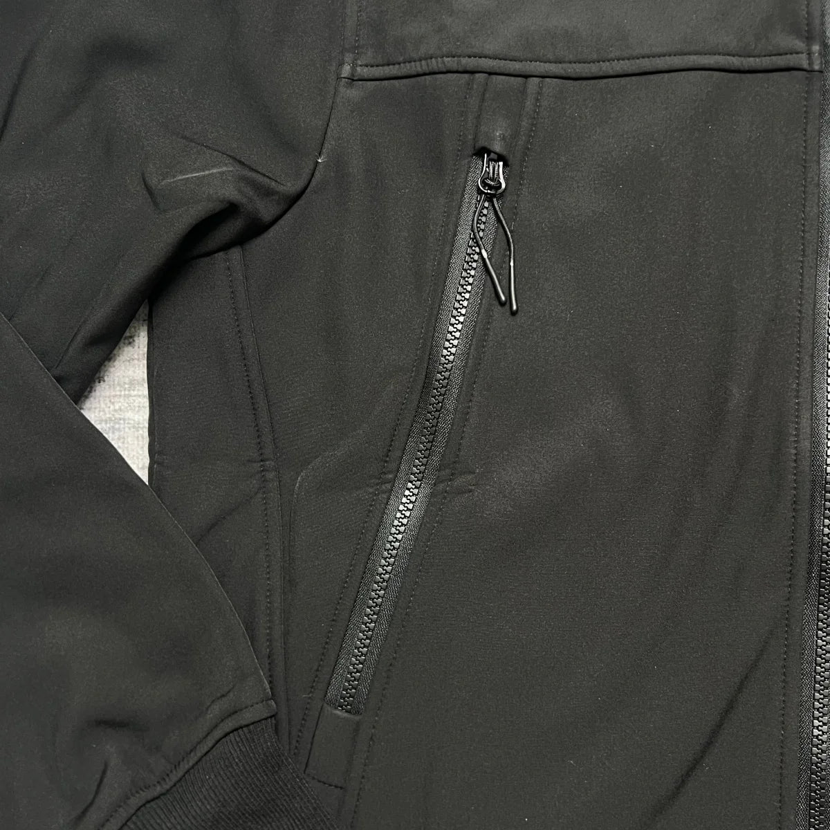 Unisex Kapuzenjacke Softshell mit Brillen-Kapuze Schwarz