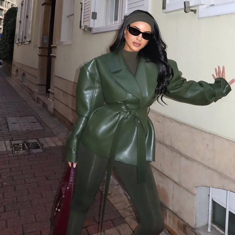Damen Kurzjacke mit Bindegürtel und Reverskragen