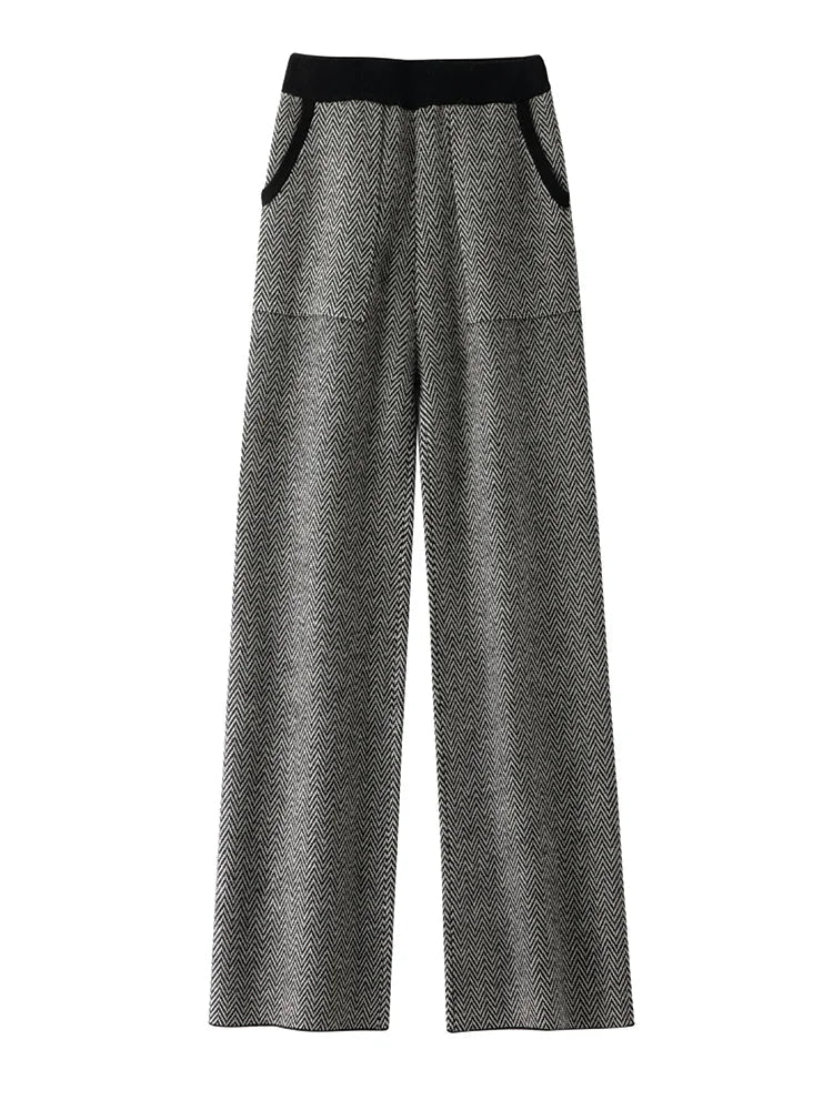 Damen Strickhose weit geschnitten mit Fischgrätmuster und seitlichen Taschen