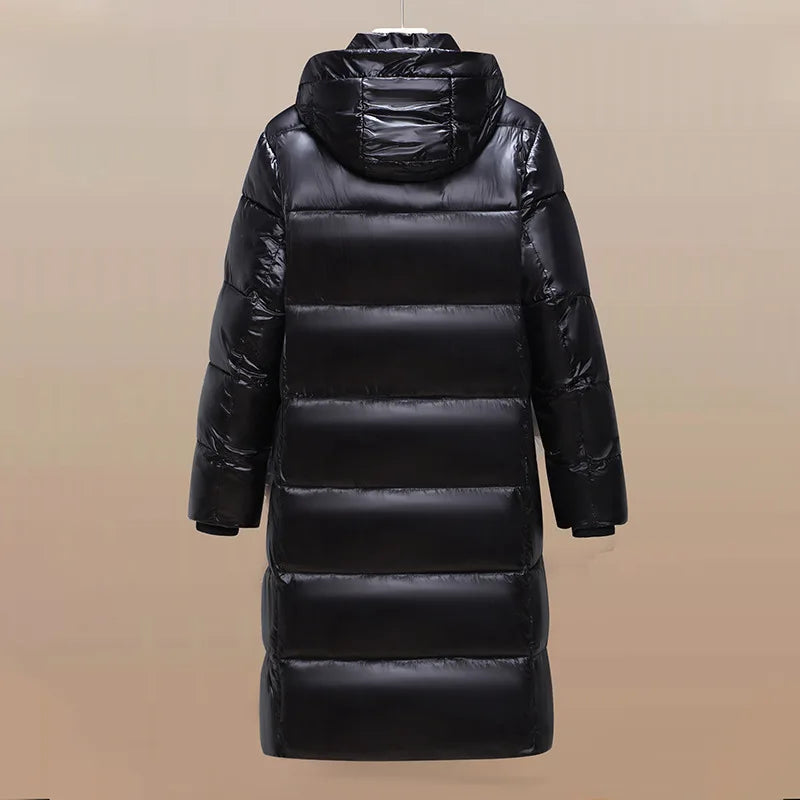 Langer glänzender Steppmantel Damen Schwarz mit Kapuze Winterjacke
