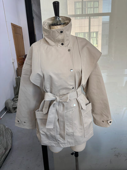 Damen Kurz Trenchcoat mit Bindegürtel und breitem Kragen