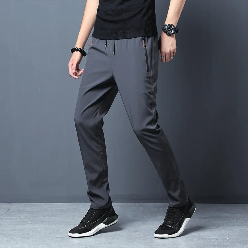 Herren Freizeithose Schwarz mit Kordelzug und Reißverschlusstaschen