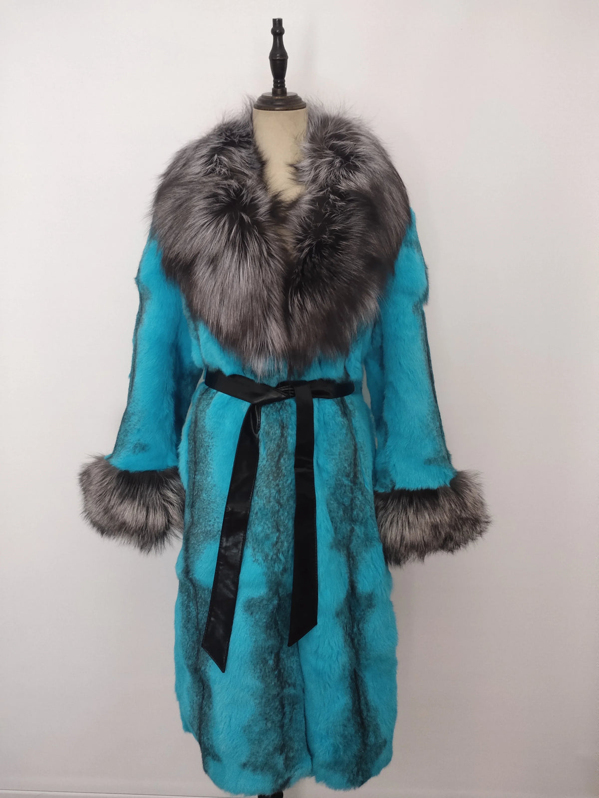 Damen Fell-Look Mantel Türkis mit breitem Kragen und Gürtel