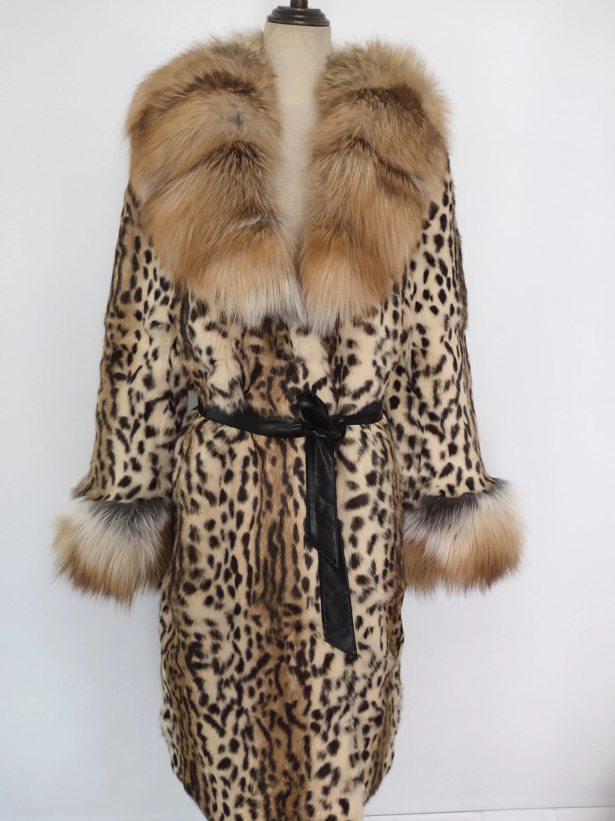 Damen Fell-Look Mantel Türkis mit breitem Kragen und Gürtel