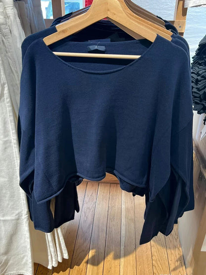 Damen Langarm Oberteil, Crop Top mit weitem Ausschnitt und asymmetrischem Saum